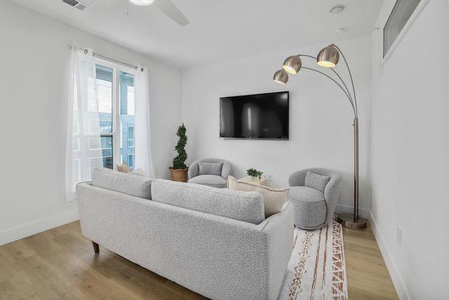 Building Photo - 1701 Simond Ave