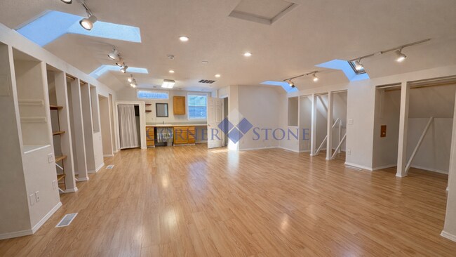 Building Photo - Bright, Open Home in Meridian!