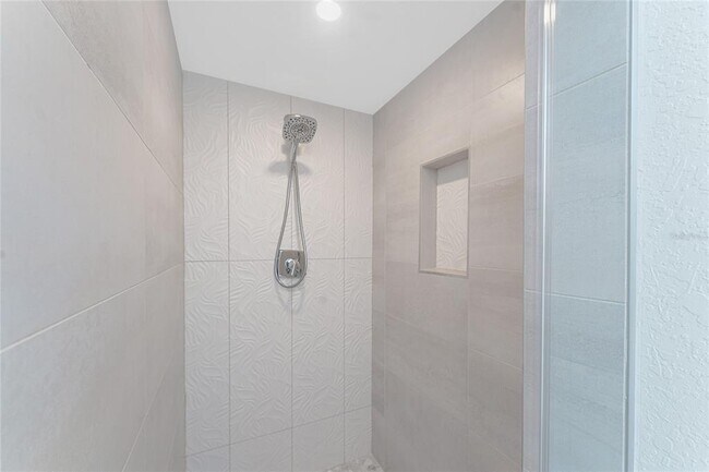 Building Photo - 1500 Park Beach Cir