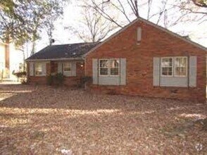 Building Photo - Scenic Hills Beauty!!