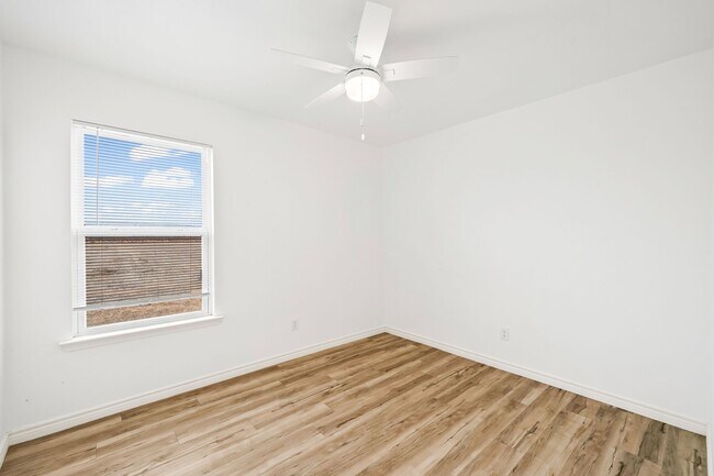 Building Photo - Country Living In Idalou ISD!