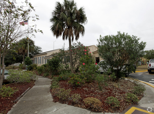 Building Photo - Griffin Park Apartments