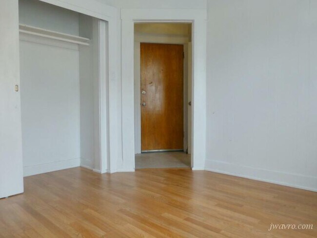 Building Photo - 729 Hyde St