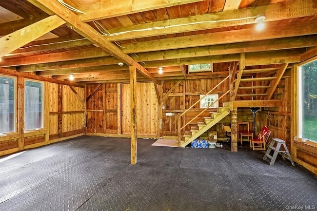 Building Photo - 264 Titicus Rd