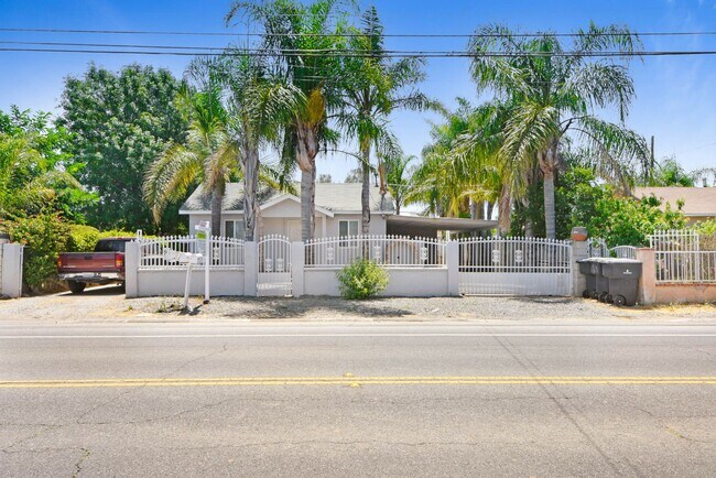 Building Photo - 10722 Wells Ave