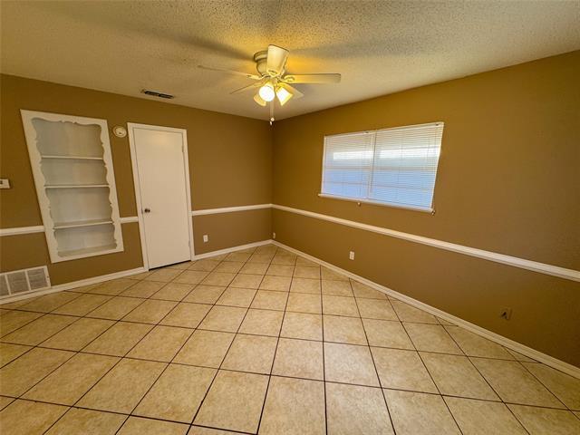 Building Photo - 1526 W Elm St