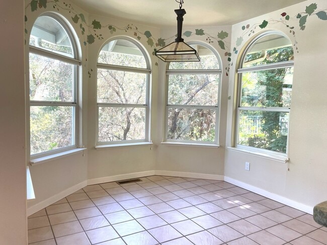 Building Photo - 3 bedroom, 2 bath home in Lake Wildwood, Penn Valley, CA 95946