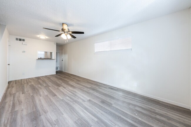 SQFT-8963 - 3806 Southridge Dr