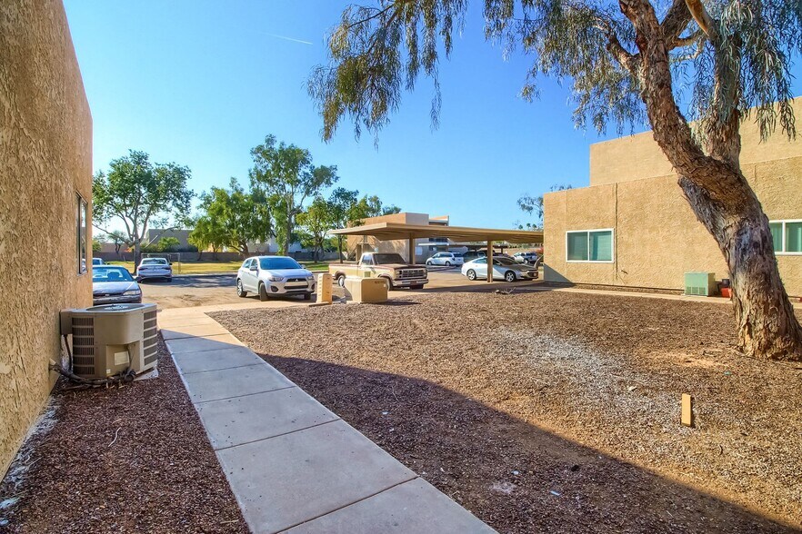 Building Photo - 2814 E Kathleen Rd