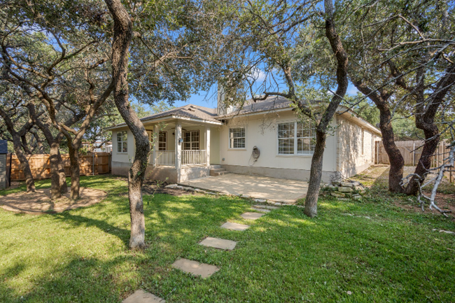 Building Photo - 1609 Abbey Ln