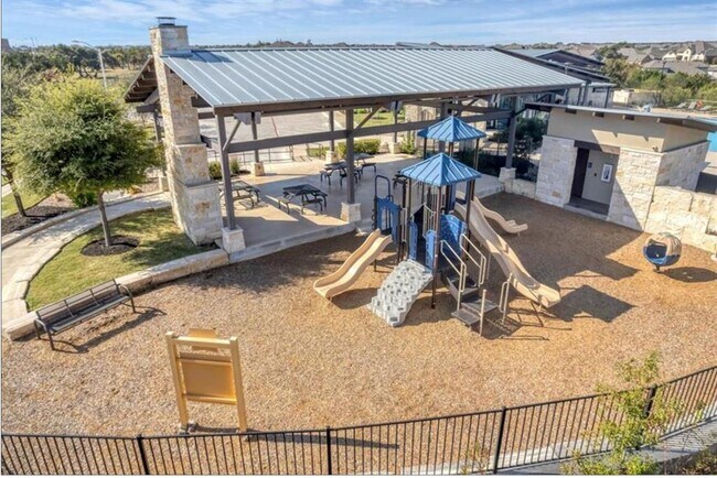 Building Photo - 2404 Burberry Ln