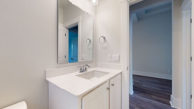 Building Photo - 3 Bedroom Home in WATERSIDE!