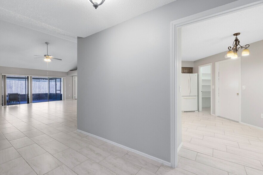 Building Photo - 738 Rosalie Way