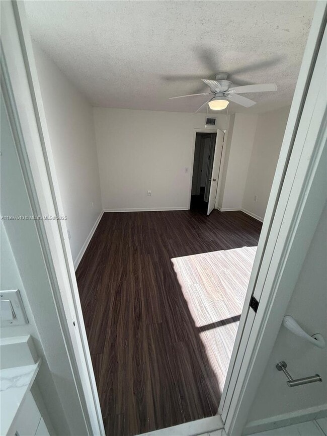 Building Photo - 738 Mill Valley Pl