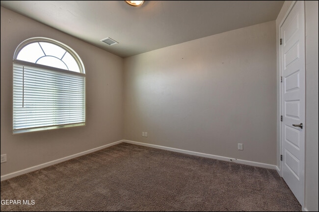 Building Photo - 12917 Nidd Ave