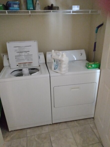 Building Photo - 2206 Anderson Rd