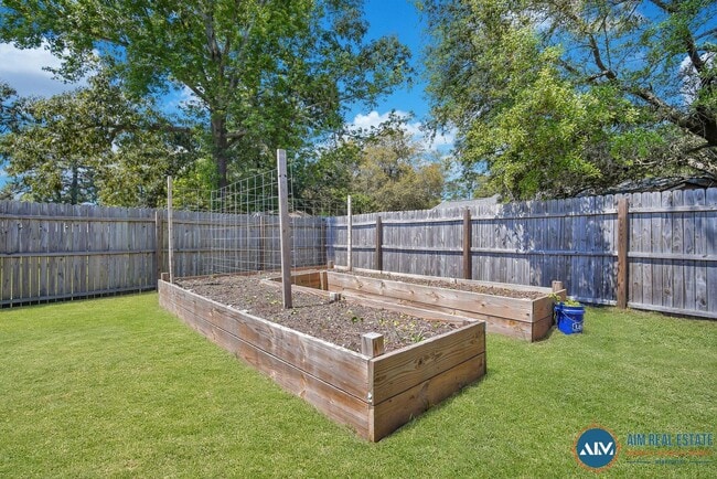 Building Photo - Charming 3-Bed, 2-Bath Home in Historic Beaufort, SC. Call for Details!