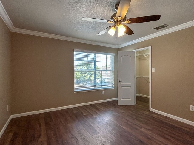 Building Photo - Spacious 4-Bedroom Home Near 1604 & Hwy 90