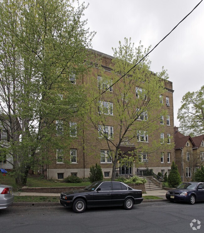 Building Photo - 47 Union St