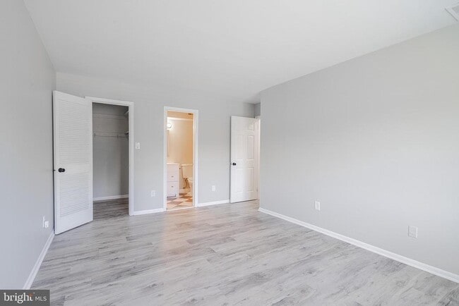 Building Photo - 7932 Silverada Pl