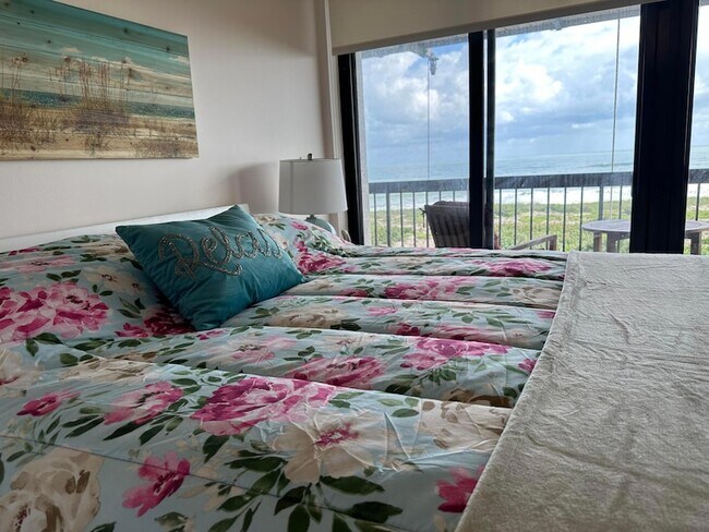 Building Photo - 3100 N Hwy A1A