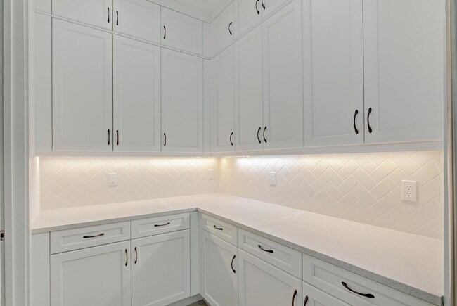 Building Photo - 13559 Artisan Cir