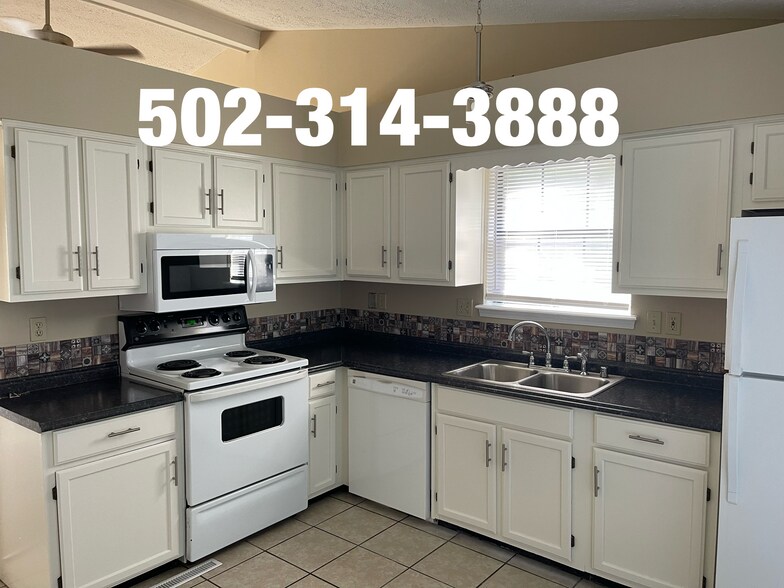 Building Photo - 3744 Chamberlain Ct