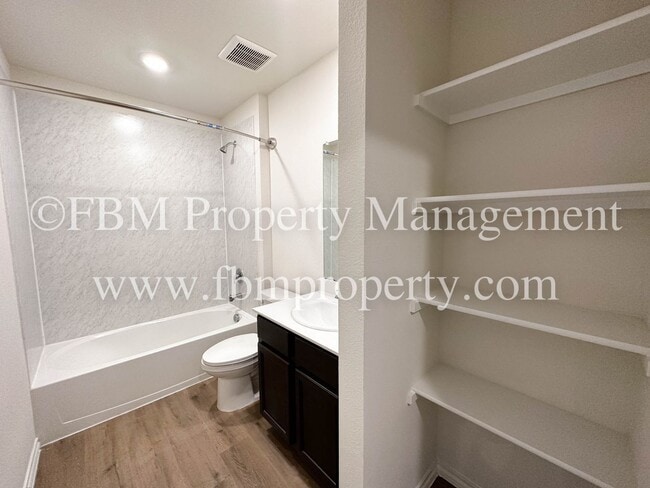 Building Photo - 864 Keystone Ct