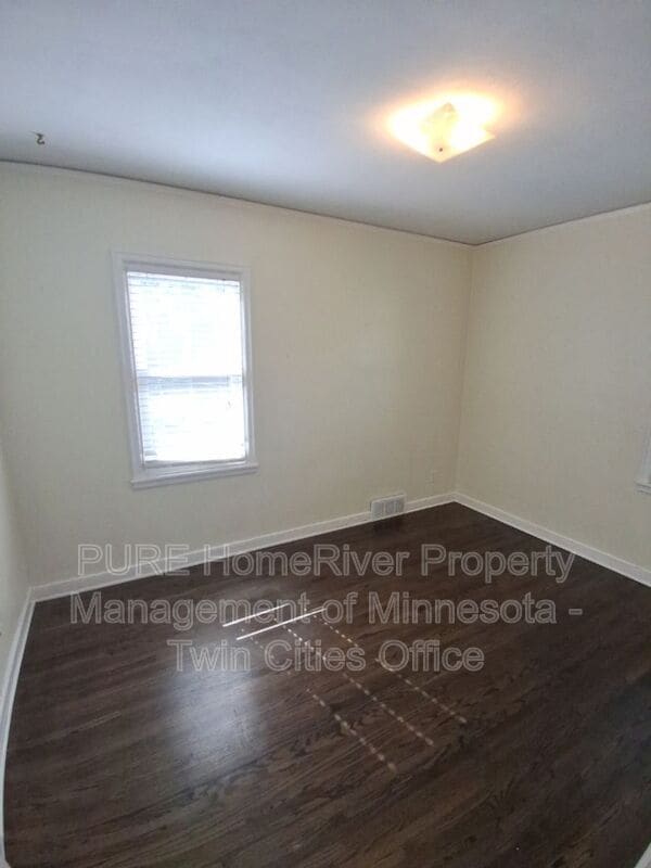 Building Photo - 2632 Toledo Ave S