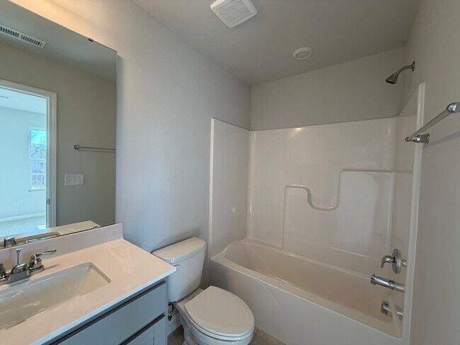 Building Photo - 304