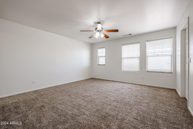 Building Photo - 811 E Kapasi Ln