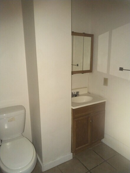 Building Photo - 210 N Beech St