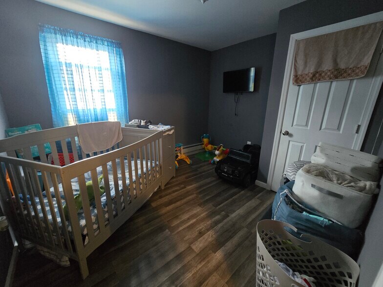 Bedroom #3 - 90 Wakeman Ave