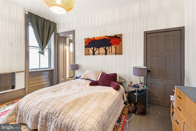 Building Photo - 2318 E York St