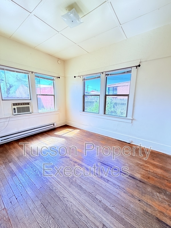 Building Photo - 722 E Drachman St