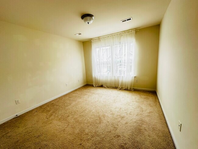 Building Photo - 5604 Benoni Ct