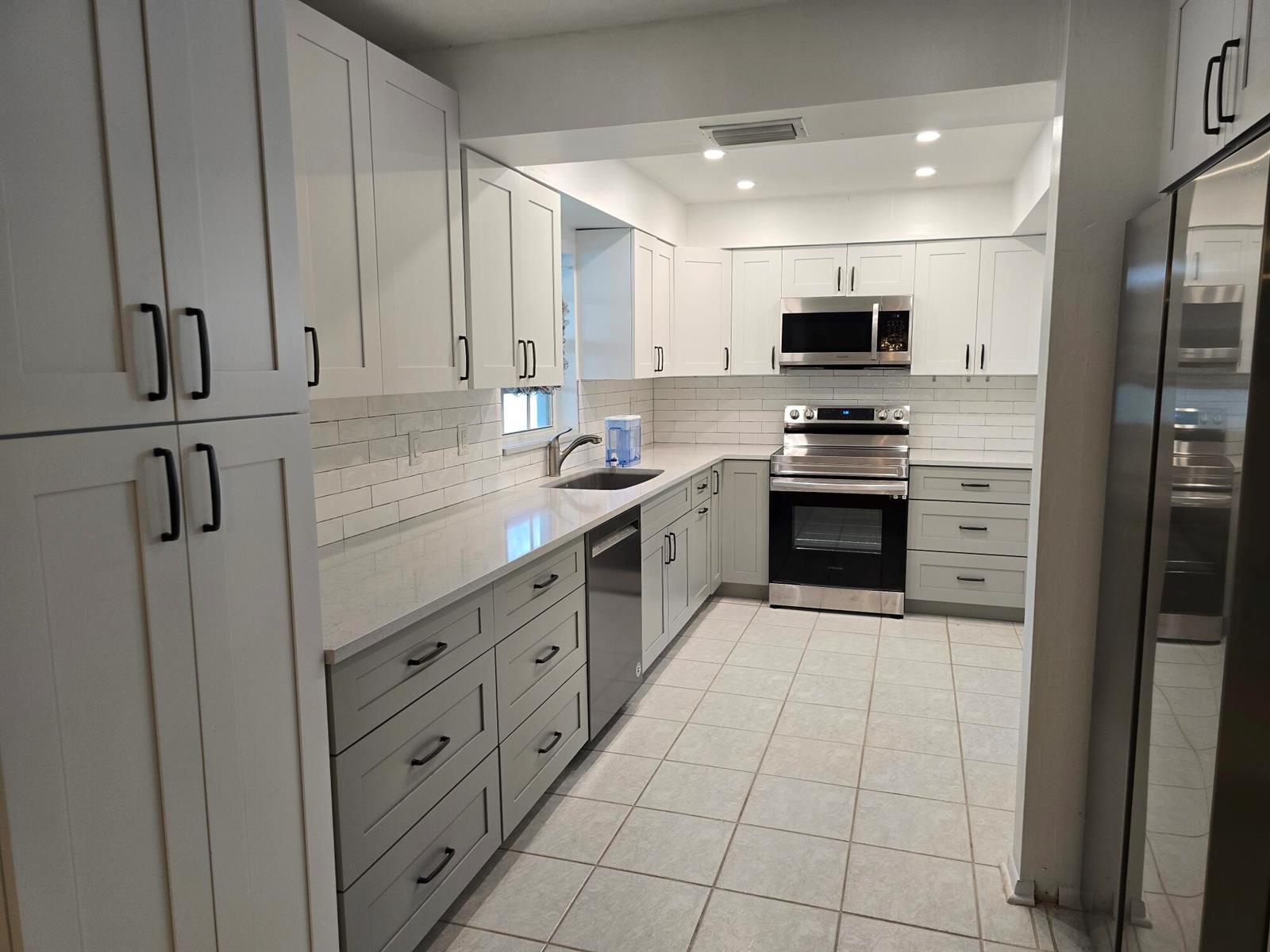 Building Photo - 2672 Rockcrest Ct