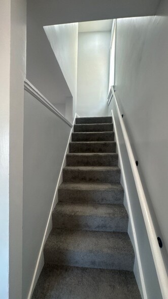 Building Photo - 261 Navigation St