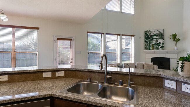 Building Photo - 13202 Indigo Creek Ln