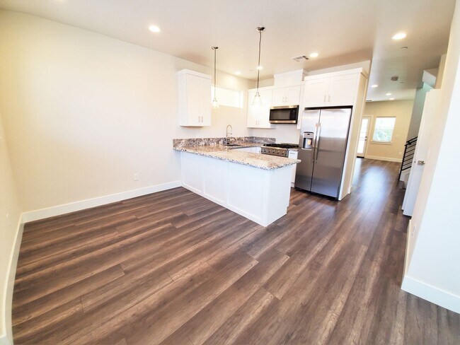 Building Photo - Contemporary Greenhaven Home with Private Backyard & Smart Features