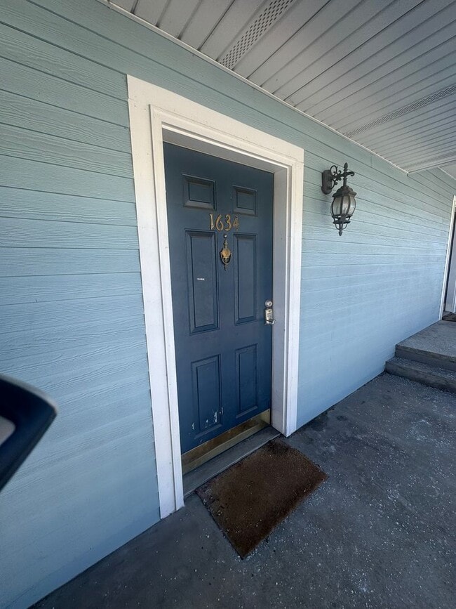 Primary Photo - Renaissance II Condominiums: Available Fal...