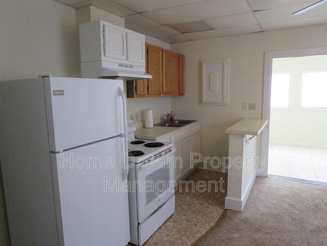 Building Photo - 961 Bryant Ave