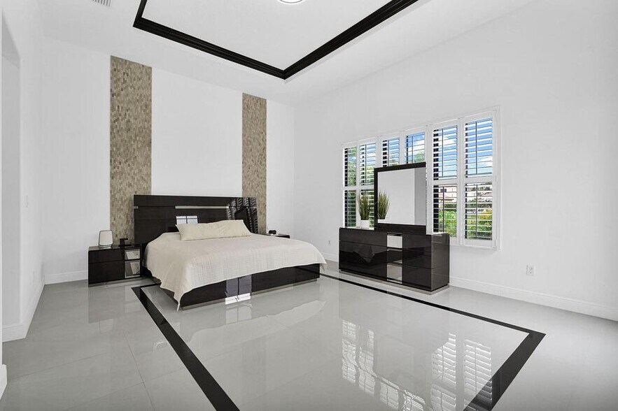 Building Photo - 2952 NW 84th Ter