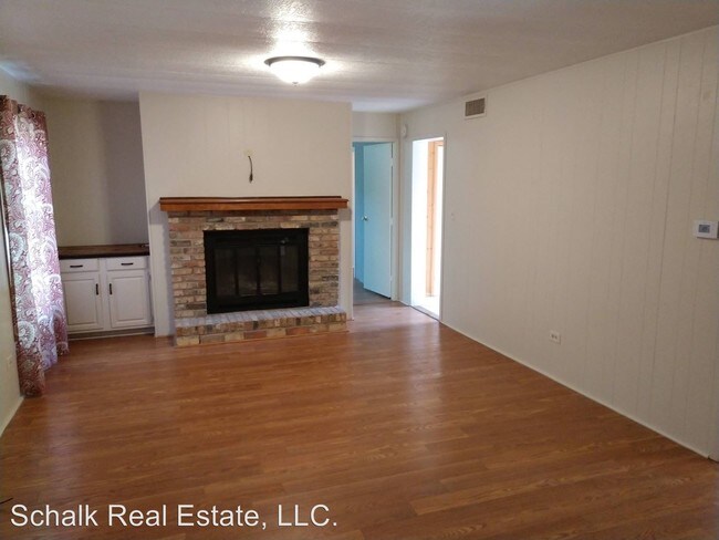 Building Photo - 602 Weinrich Rd