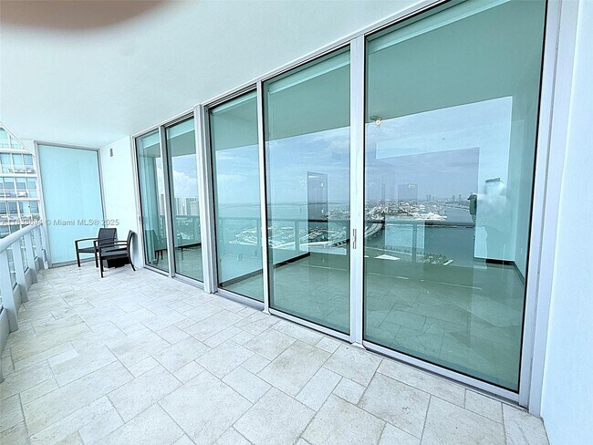 Building Photo - 900 Biscayne Blvd
