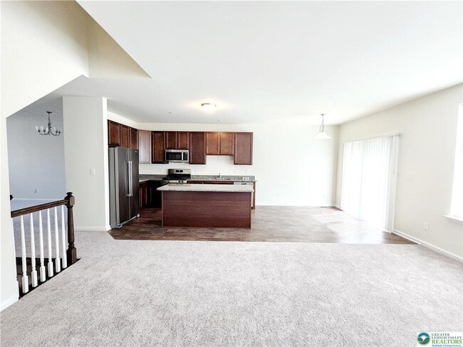 Building Photo - 422 Gray Feather Way