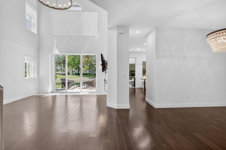 Building Photo - 10530 Lake Vista Cir