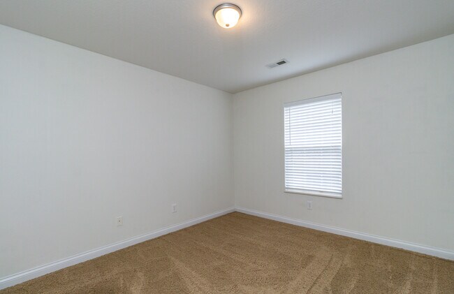 Building Photo - 624 Drakewood Rd