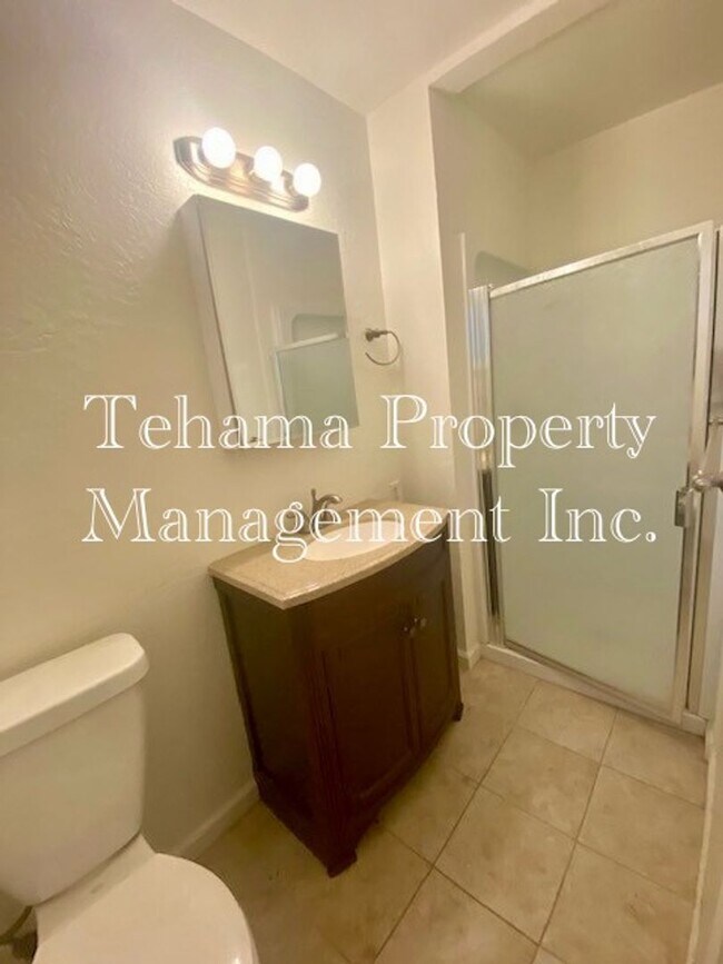 Building Photo - 3 Bedroom 2 bath home in Red Bluff.