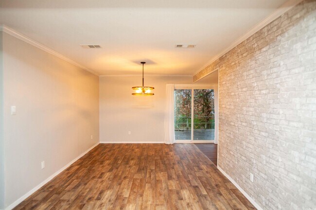 Building Photo - 513 Nan Cir